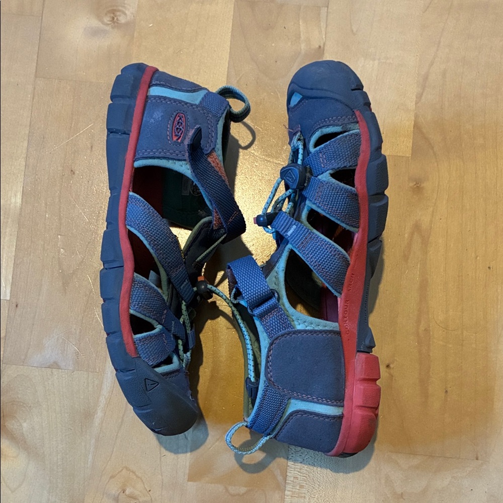 Keen Kids Navy Blue and Red Closed-Toe Sport Sandals